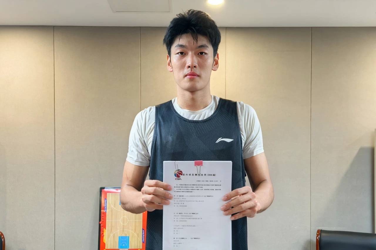 欧篮联转会期走向成谜，山东男篮伤情更新，目标明确，年轻球员得到机会的简单介绍