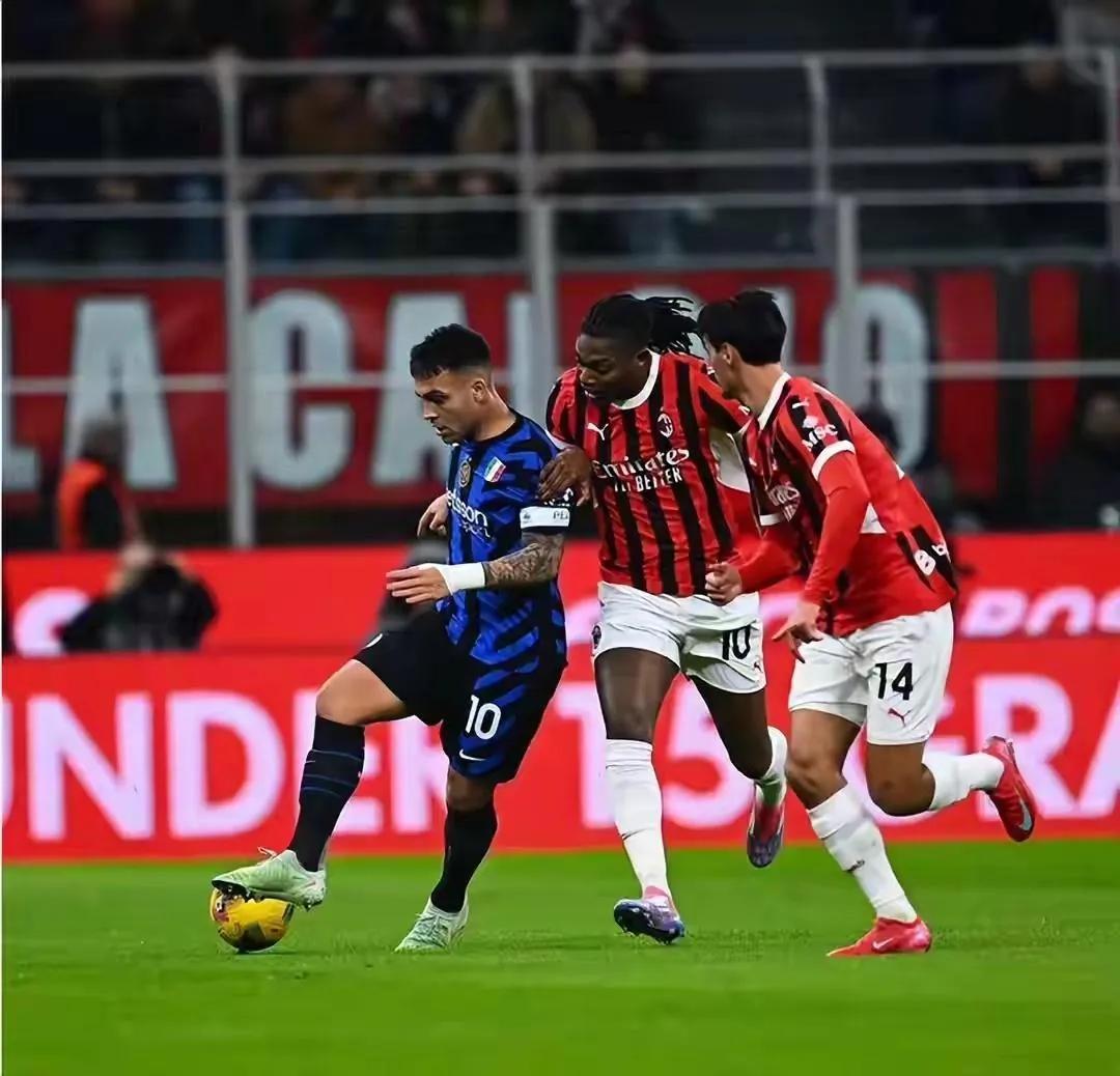 球队数据包含AC米兰发布备战花絮，冲刺阶段绝杀压哨，NBA常规赛任务艰巨，训练强度明显提升的词条