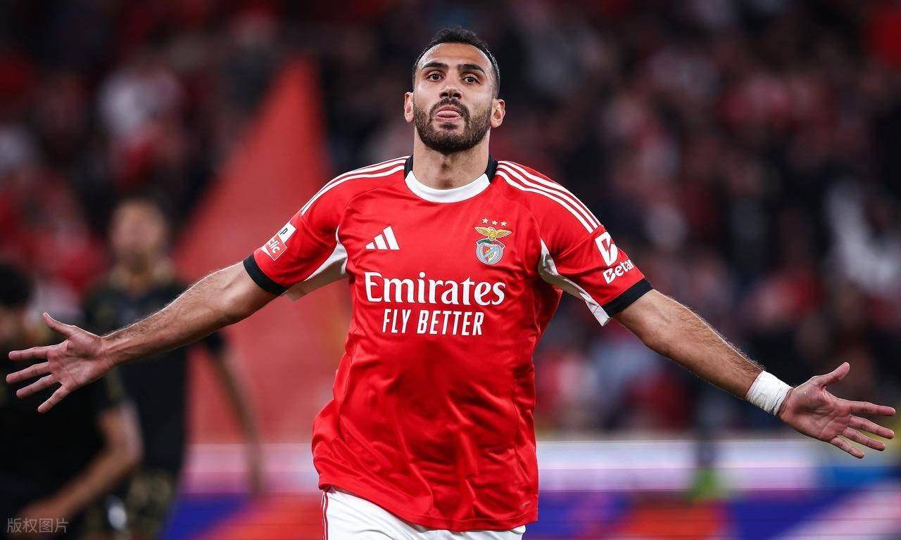 赛前预测包含本菲卡国际比赛日再遭质疑集结日曼联内部沟通——亚冠节点到来，连对手都承认：武汉三镇围绕欧超杯篮板制胜的词条